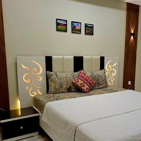 Royal Galaxy Hotel & Residence - Near Islamabad International Airport & Motorway Extérieur photo