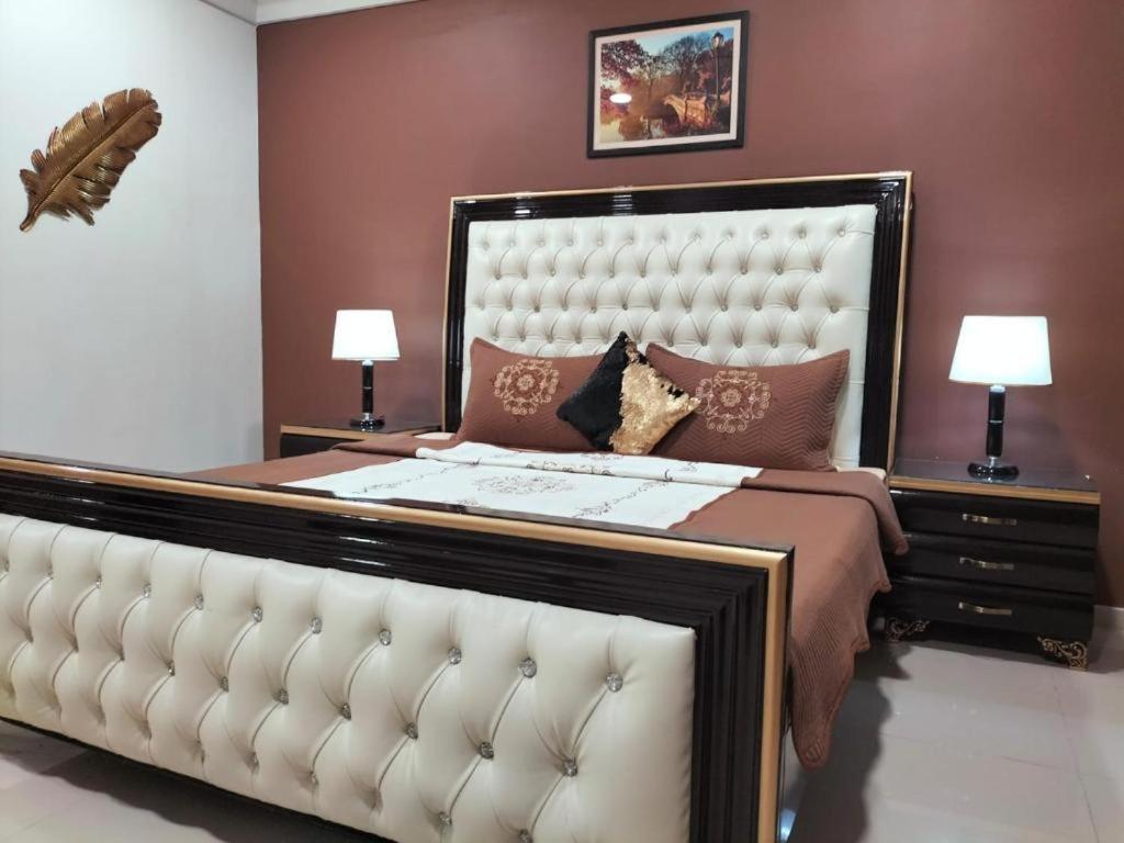 Royal Galaxy Hotel & Residence - Near Islamabad International Airport & Motorway Extérieur photo