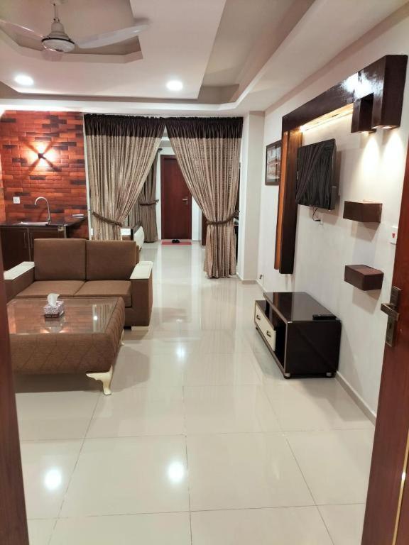 Royal Galaxy Hotel & Residence - Near Islamabad International Airport & Motorway Extérieur photo