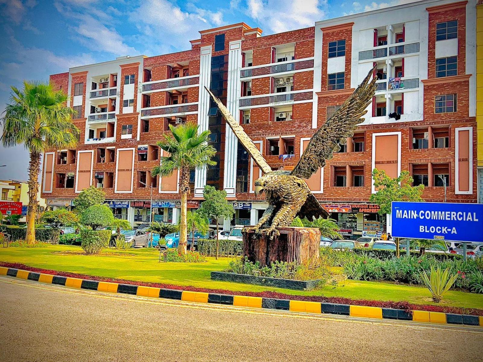 Royal Galaxy Hotel & Residence - Near Islamabad International Airport & Motorway Extérieur photo