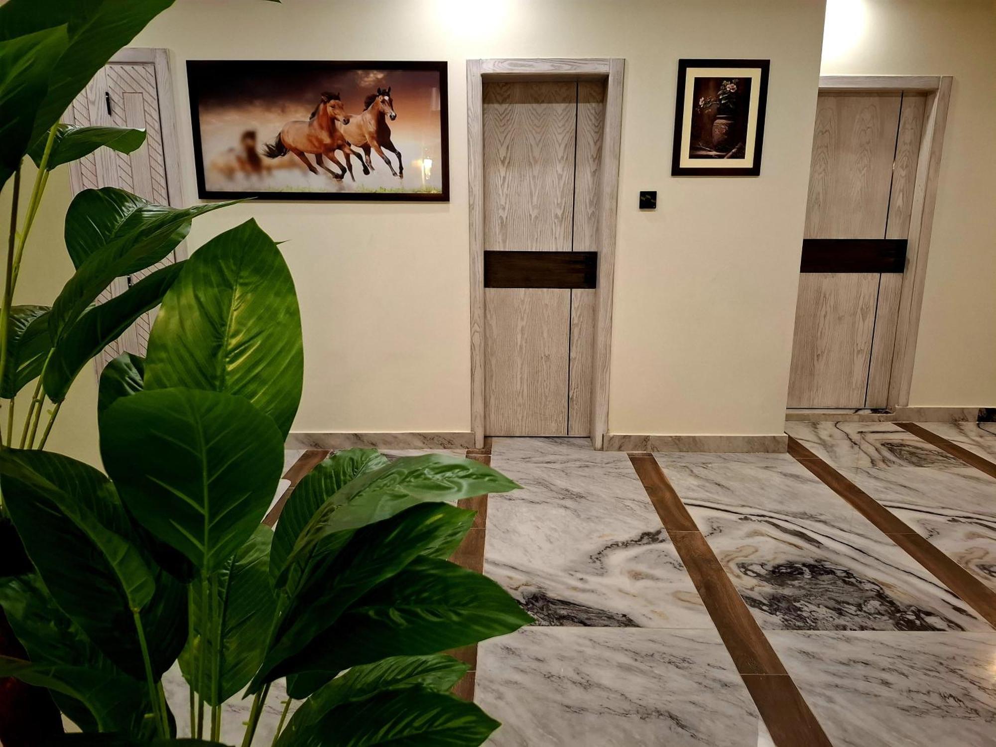 Royal Galaxy Hotel & Residence - Near Islamabad International Airport & Motorway Extérieur photo
