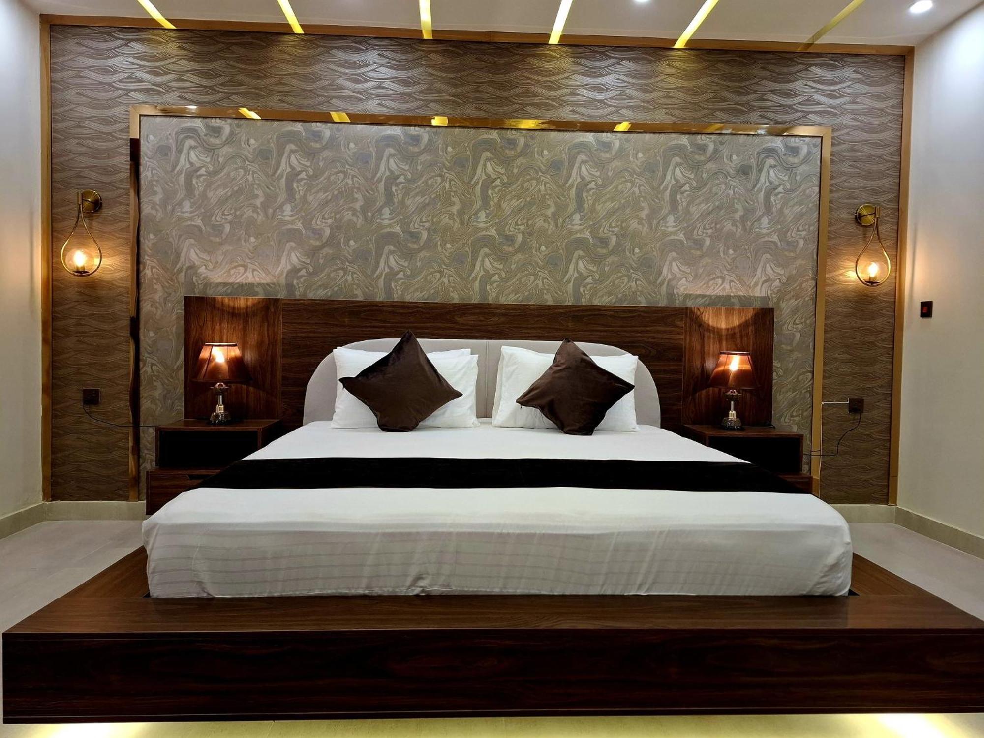 Royal Galaxy Hotel & Residence - Near Islamabad International Airport & Motorway Extérieur photo