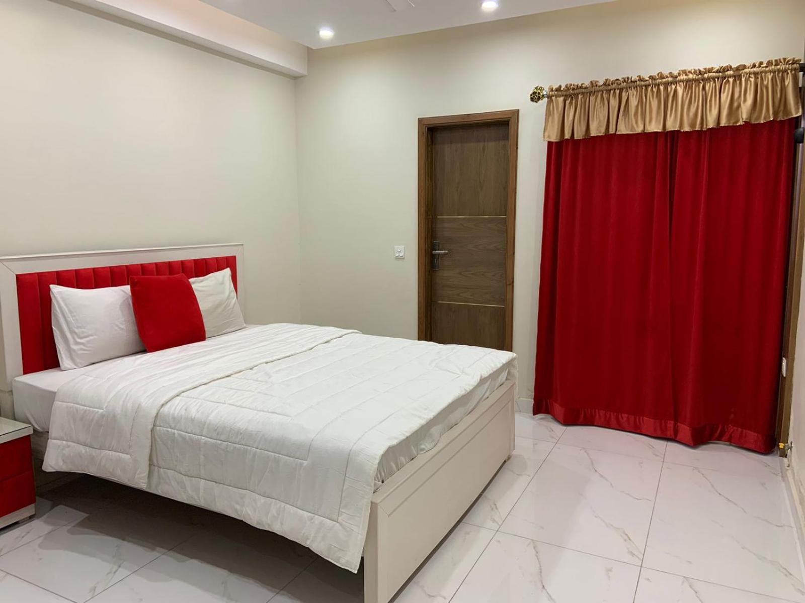 Royal Galaxy Hotel & Residence - Near Islamabad International Airport & Motorway Extérieur photo