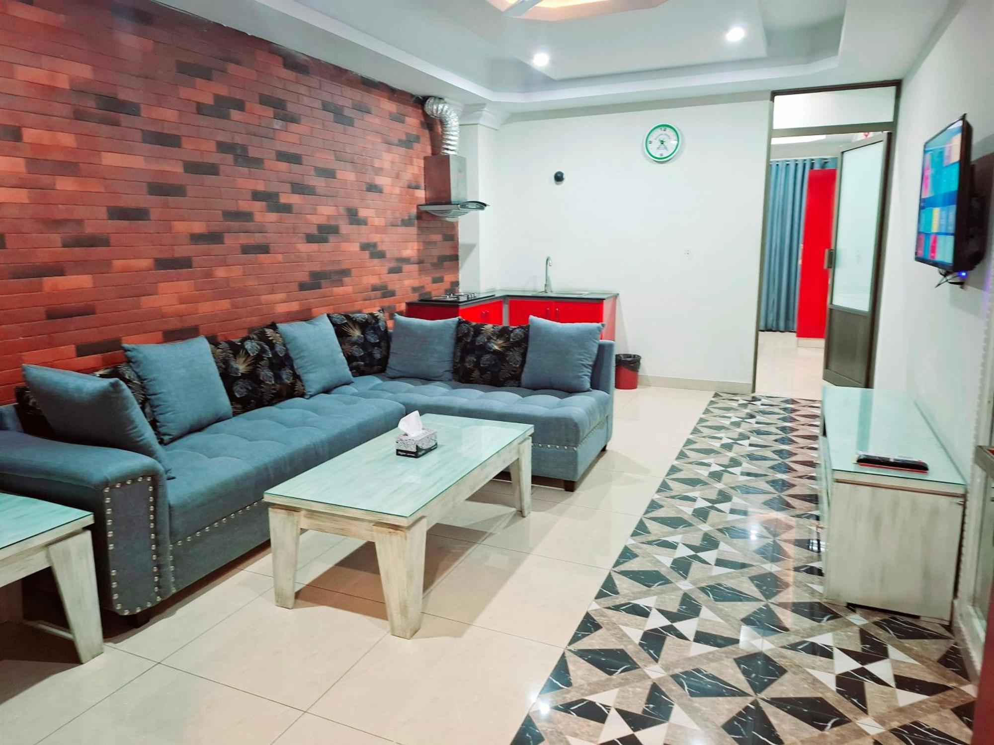 Royal Galaxy Hotel & Residence - Near Islamabad International Airport & Motorway Extérieur photo