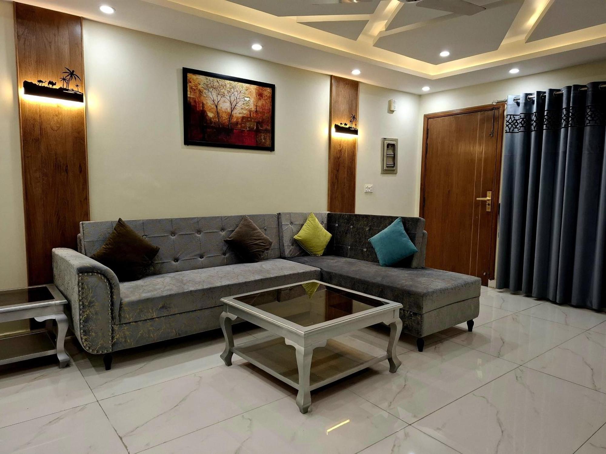 Royal Galaxy Hotel & Residence - Near Islamabad International Airport & Motorway Extérieur photo